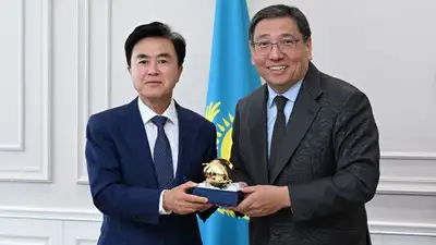 Аким Алматы встретился с губернатором южнокорейской провинции Чунчоннам-до