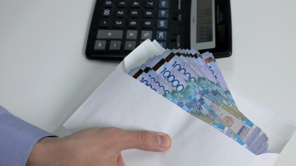 Какие зарплаты предлагали казахстанцам в 2023 году