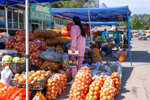 В супермаркетах Алматы резко выросли цены на еду