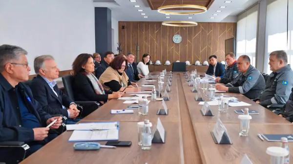 Qarmet посетили казахстанский вице-министр и региональный директор международной организации