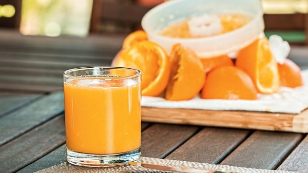 Цены на апельсиновый сок выросли до рекордных значений во всем мире из-за неурожая в Бразилии